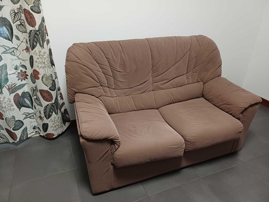Sofa dois lugares em bom estado