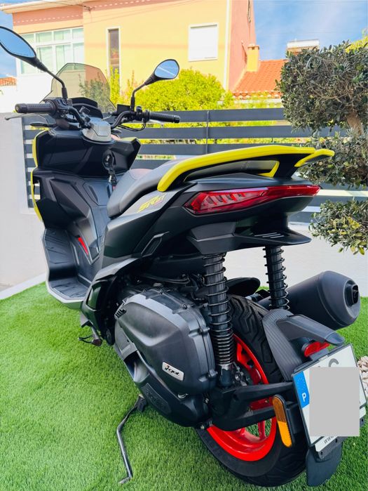 Aprillia SR GT sport 125