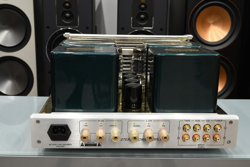 wzmacniacz stereo lampowy Yaqin MC-100B w idealnym stanie! + lampy