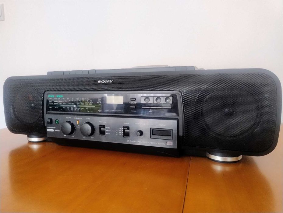 Radiomagnetofon Sony z CD