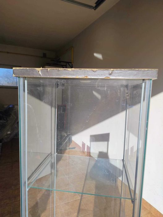 szafka szklana witryna