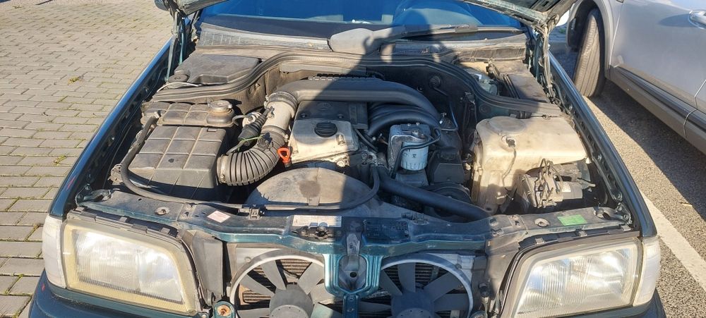 Mercedes c200 1997 nacional ,todos os dias a trabalhar e com inspecção feita até Novembro,