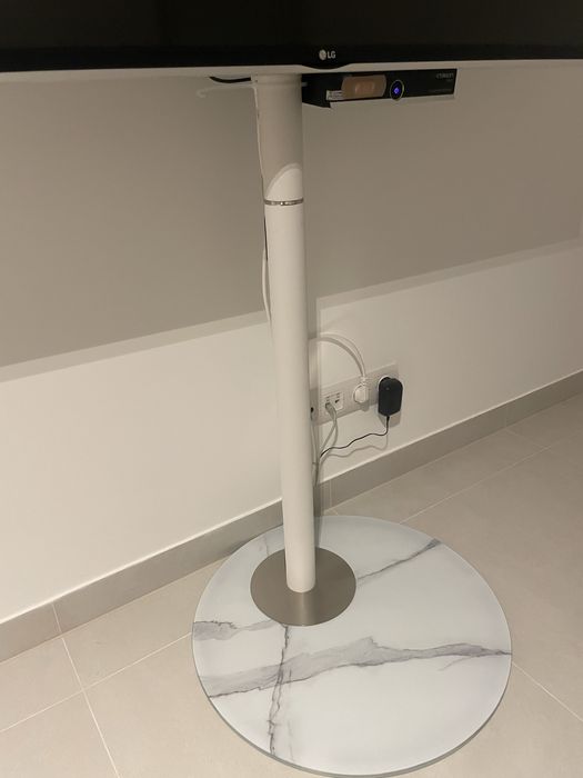 Stojak imitacja marmuru pod TV