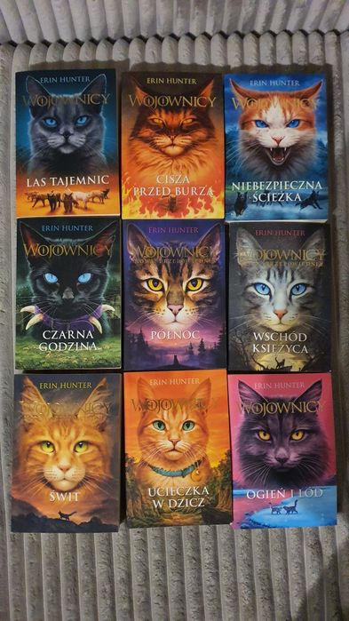 Wojownicy – Erin Hunter | komplet 9 tomów | idealny stan