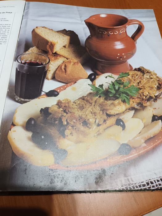 Livro de cozinha de Maria de Lurdes Modesto Cozinha Tradicional Portuguesa