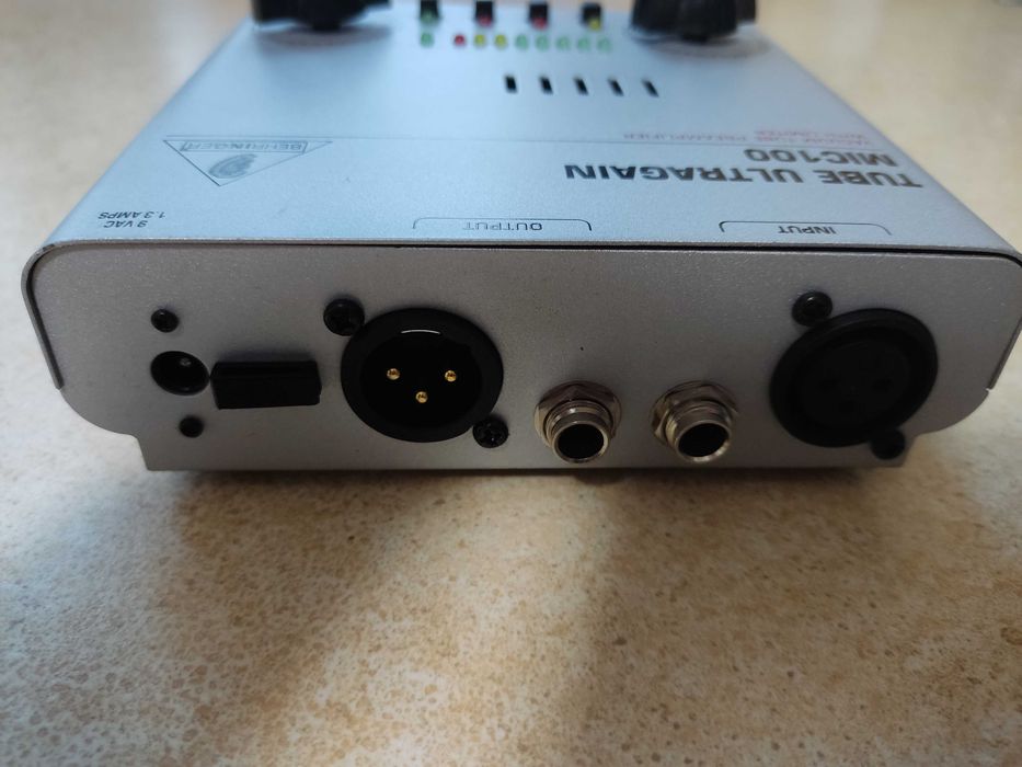 Przedwzmacniacz mikrofonowy Behringer MIC100