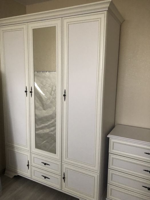 Комод классика для спальни, комод для гостиной, комод на 4 ящика