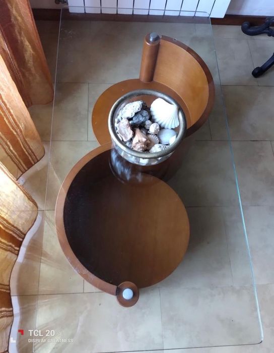 Mesa Em Madeira Maciça E Tampo De Vidro