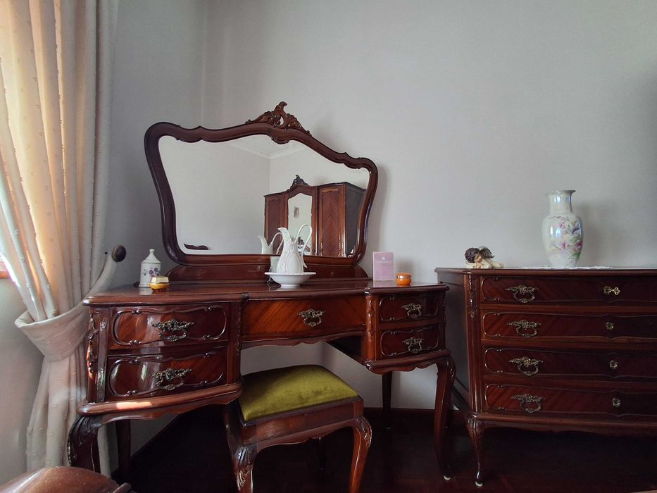 Mobilia Quarto: Estilo Madeira trabalhada em Espinha