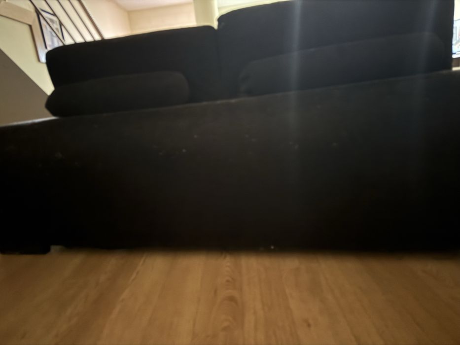 Sofá moderno castanho escuro