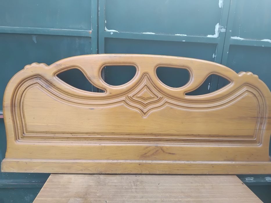 Cama em castanheiro..