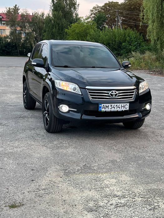 Toyota RAV 4 автомат 2.2tdi 2010