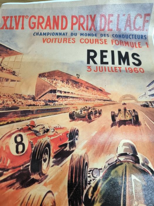 Poster decorativo novo com estética retro, perfeito para amantes de Formula 1 e clássicos. Réplica fiel do cartaz do Gr