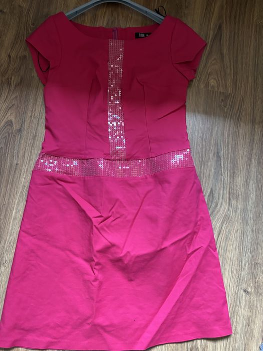 Sukienka elegancka piekny kolor