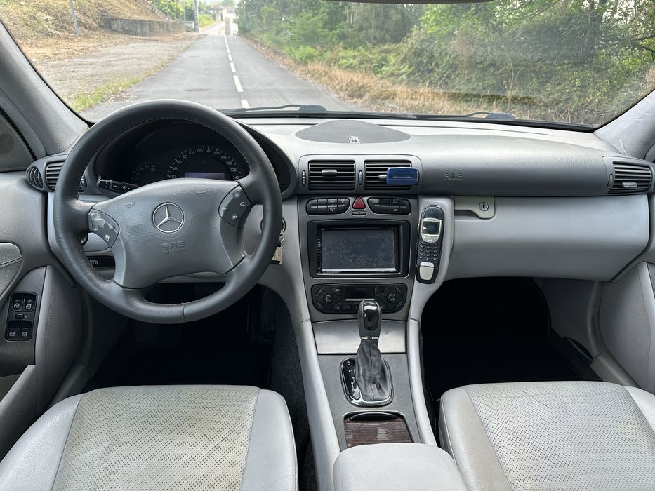 Mercedes Benz C270 Auto Avantgard c/Avaria