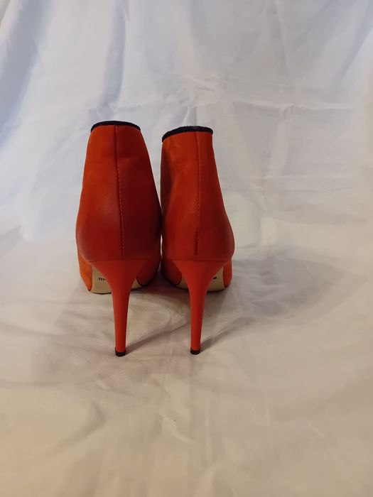 Szpilki botki czółenka Carinii rozmiar 40