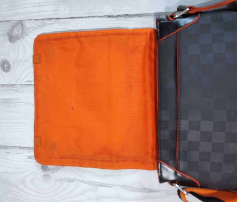 Męska torebka listonoszka LV