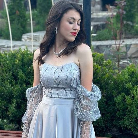 Випускне плаття.