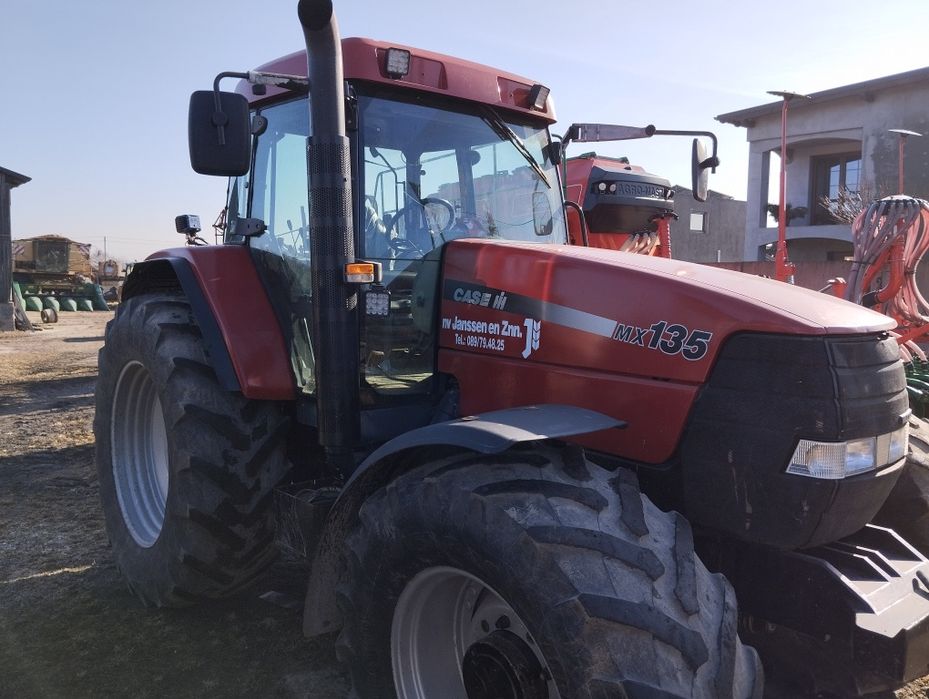 Ciągnik Case MX135