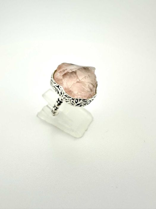 Pierścionek kamień naturalny
kwarc różowy surowa bryłka. Próba 925