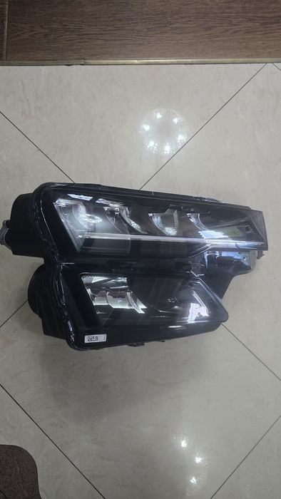 Lampa przednia Reflektor diodowy Skoda Karoq 57B941010