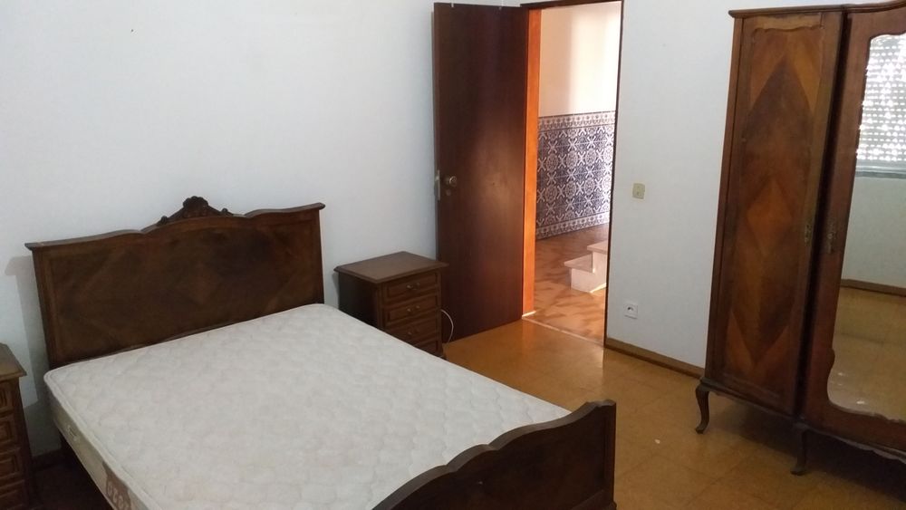 Quarto para arrendamento mensal