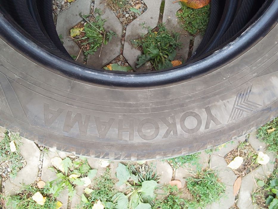 2 Opony zimowe 215/60r17 YOKOHAMA 2022r