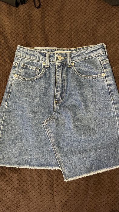 Джинсова юбка.