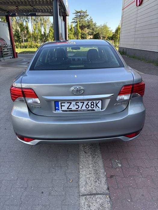 Toyota Avensis 2012r