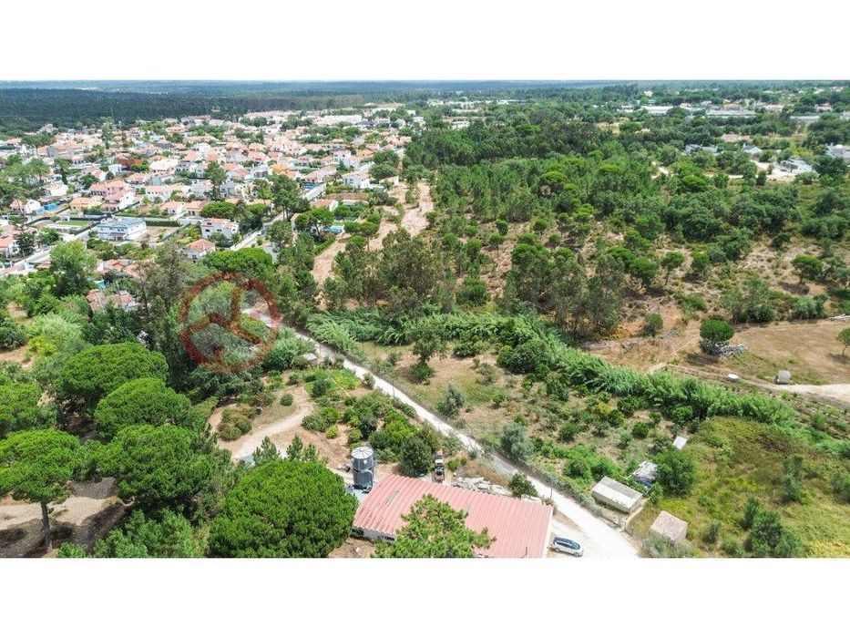 Terreno com Informação Urbanística Favorável, Potencial de Construç...
