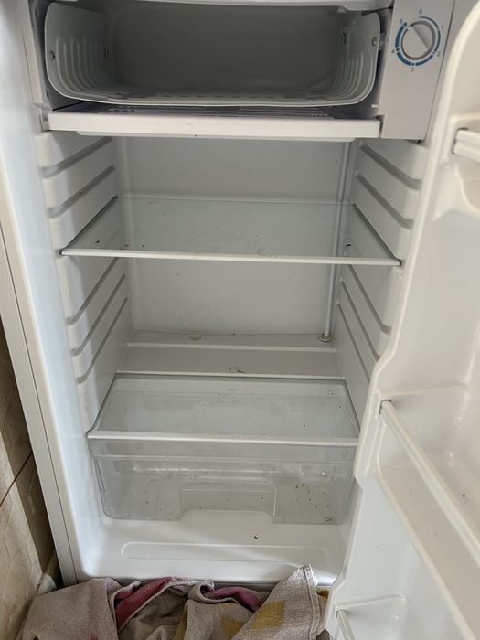 Mała lodówka jak nowa .
