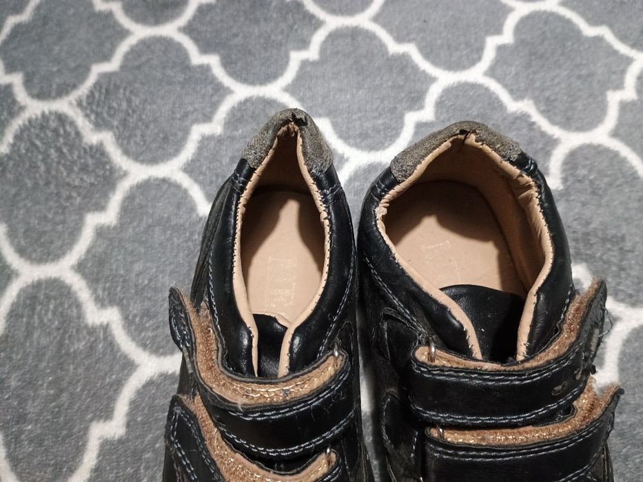 Czarne buty półbuty kamasze eleganckie adidasy r. 26