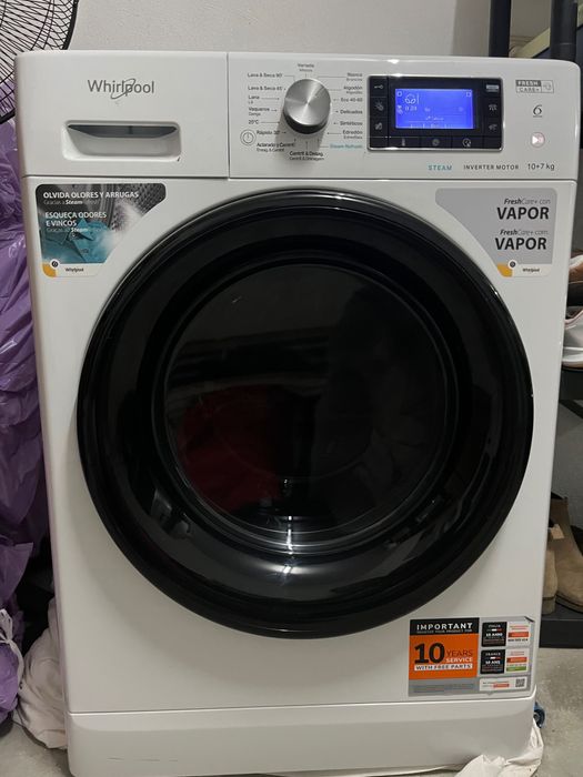 Máquina de Lavar e Secar Roupa Whirlpool