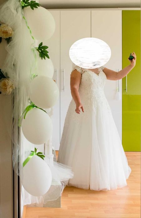 suknia ślubna rozm. 48/50 + welon