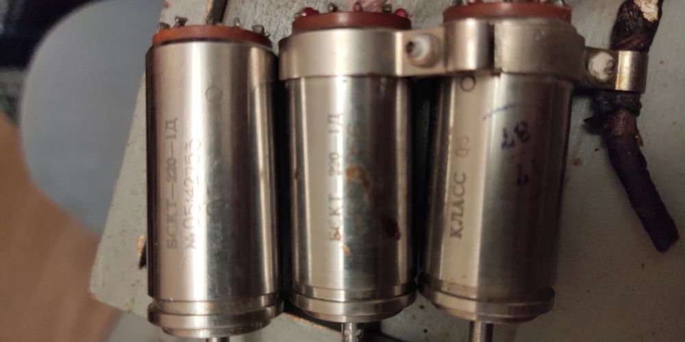 Радіодеталі та електромеханічні пристрої