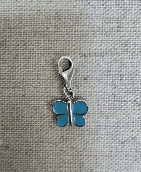 Przywieszka charms Apart