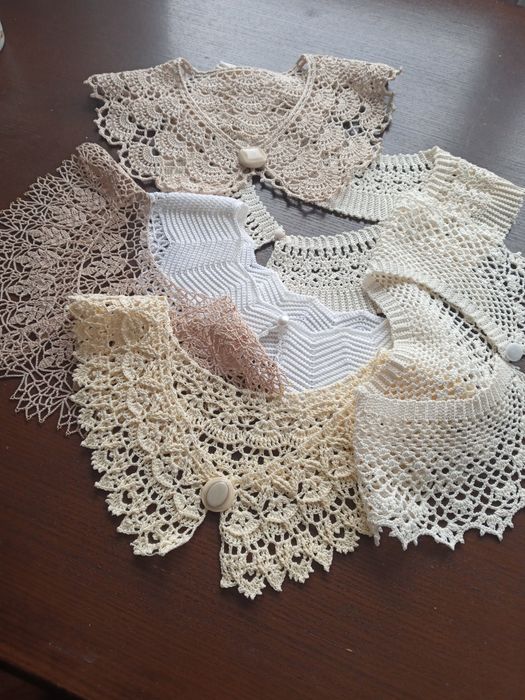 Ажурні комірці ручної роботи