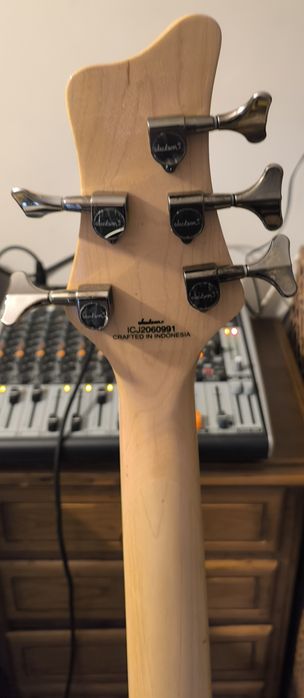Vendo ou troco  jackson JS3Q alien bass  + sistema sem fios Mooer