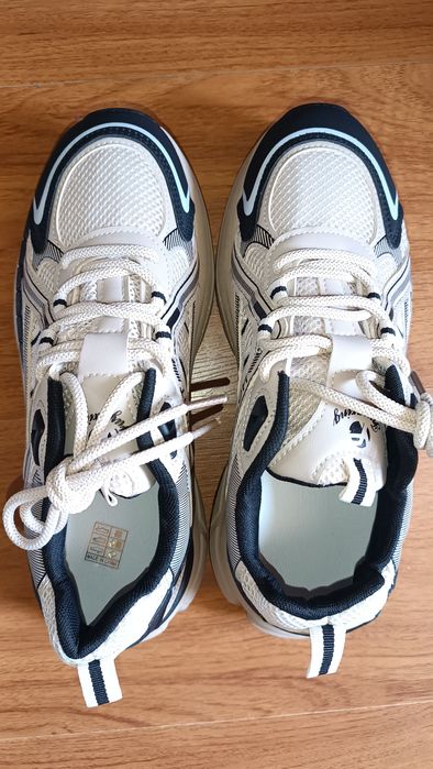 Кросовки женские