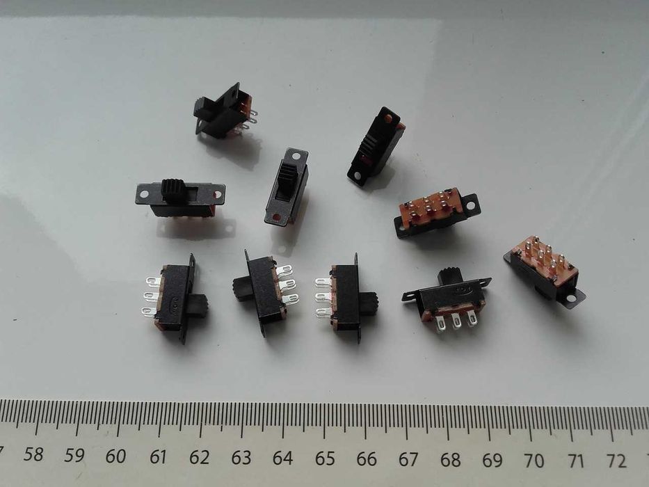 Cztery sztuki Przełącznik suwakowy 6Pin, DPDT 2P2T, Model SS22F32, otw