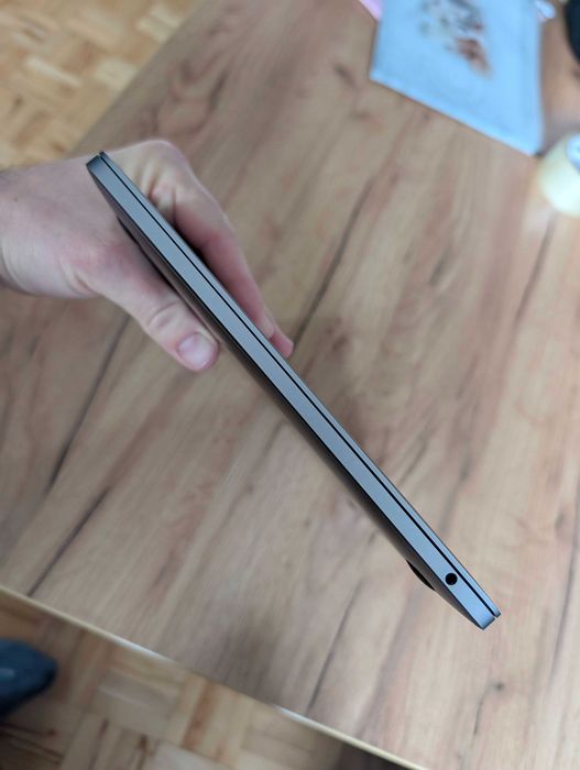 Apple Macbook Pro 2017 i5/8GB/128GB Stan BDB