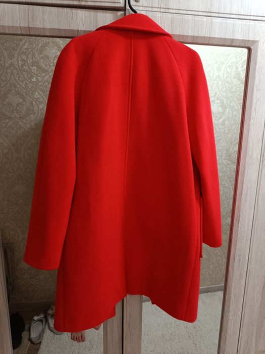 пальто жіноче червоне