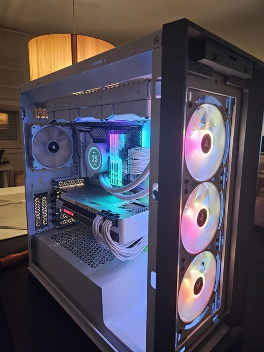 PC Gaming - i7 10700k | RTX 3080 Ti | 32GB RAM + Samsung Oddysey G564563923585025120