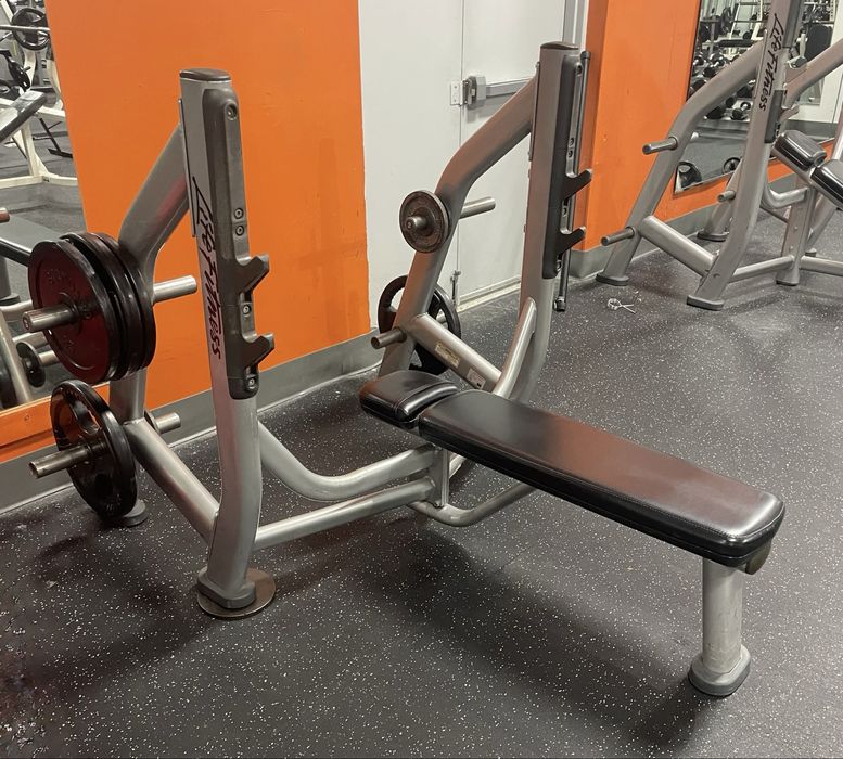 Тренажери бу з ЄС та США в наявності Precor, StarTrac, Nautilus, Cybex