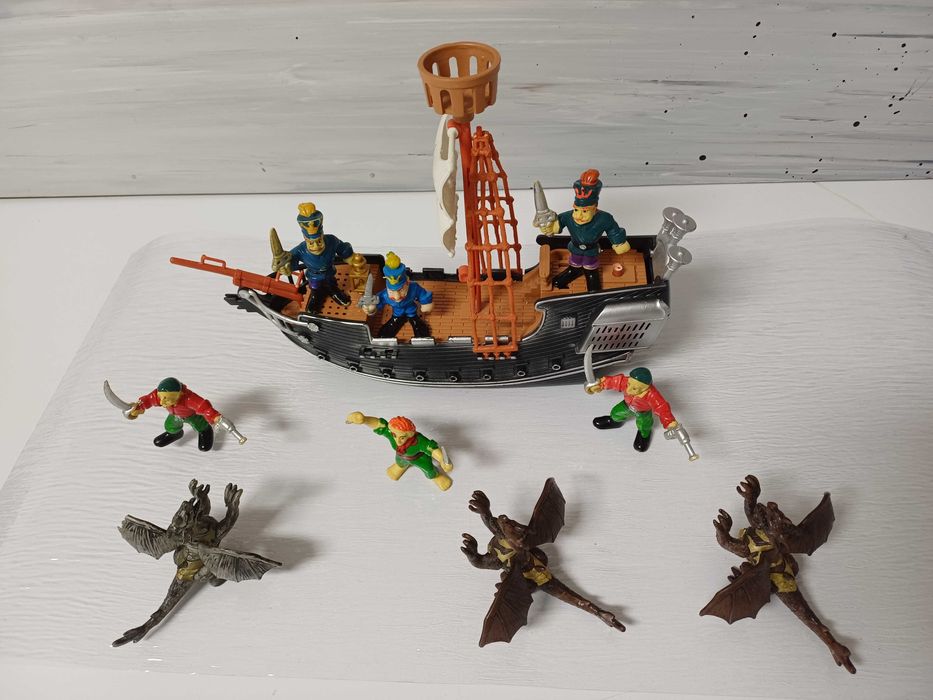 Navio Pirata com figuras de ação e dragões 10 unidades