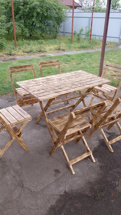 Розкладні столи та стільчики