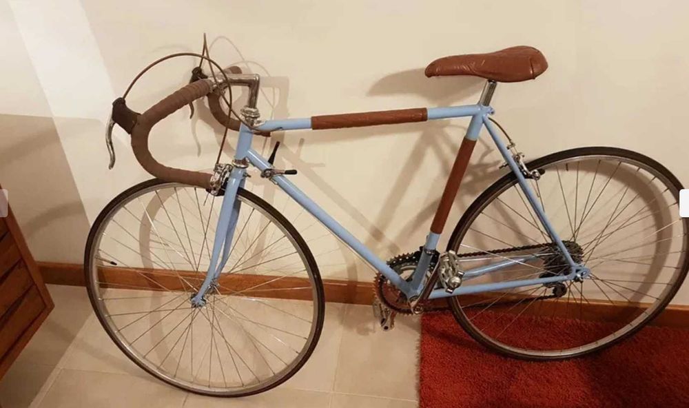 Bicicleta de Ciclismo Vintage Restaurada