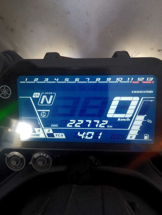 Yamaha Niken MT 09