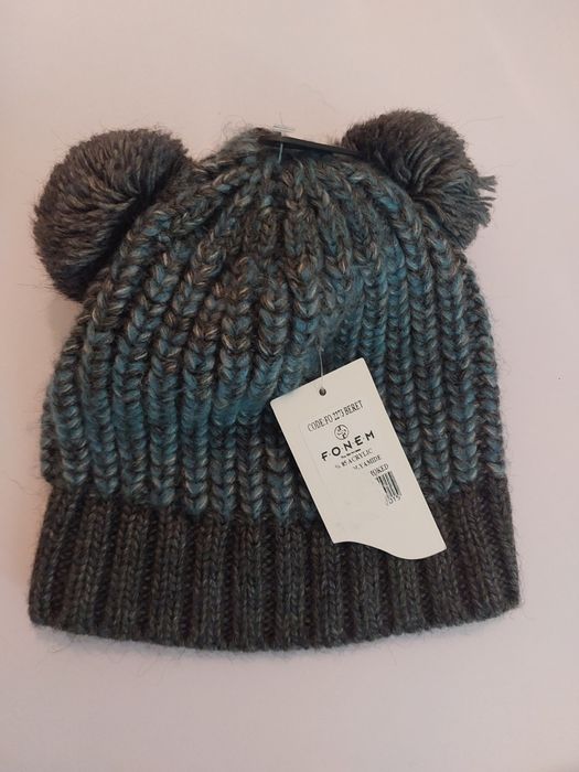 2 gorros novos com etiqueta