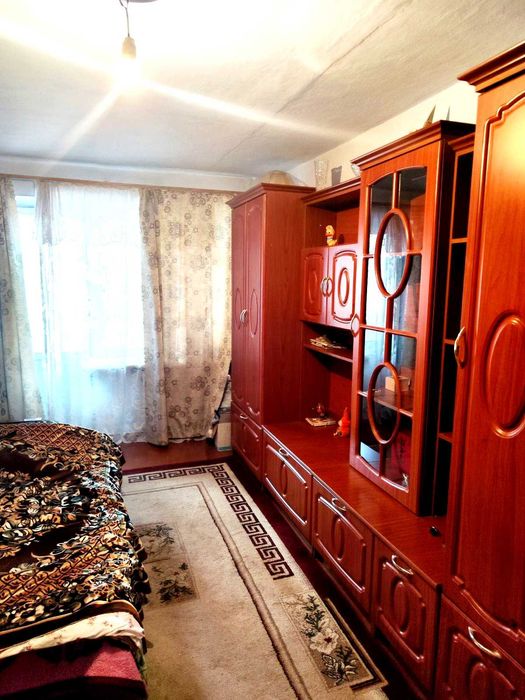 продам 3 кімн кв,3\5 цегла, Інгульский район,поруч кінотеатр Юность